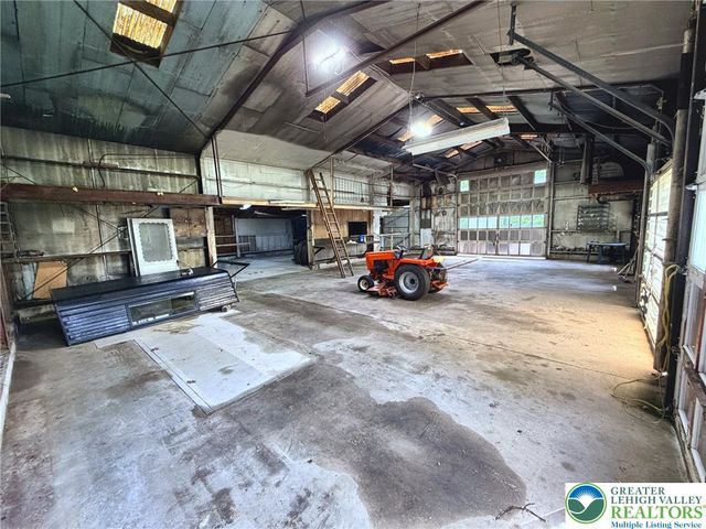 4995 Mountain Road, Slatington Boro, PA 18080
