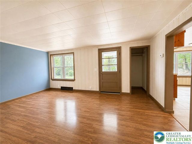 4995 Mountain Road, Slatington Boro, PA 18080