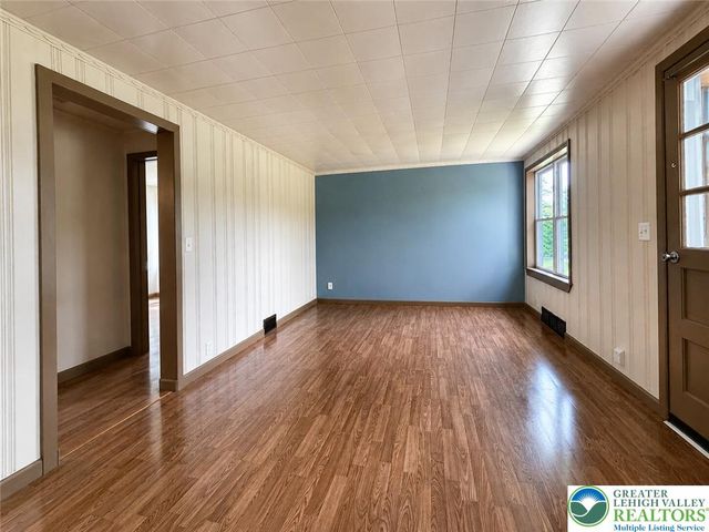 4995 Mountain Road, Slatington Boro, PA 18080