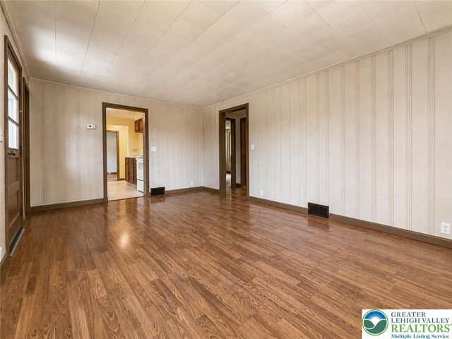 4995 Mountain Road, Slatington Boro, PA 18080