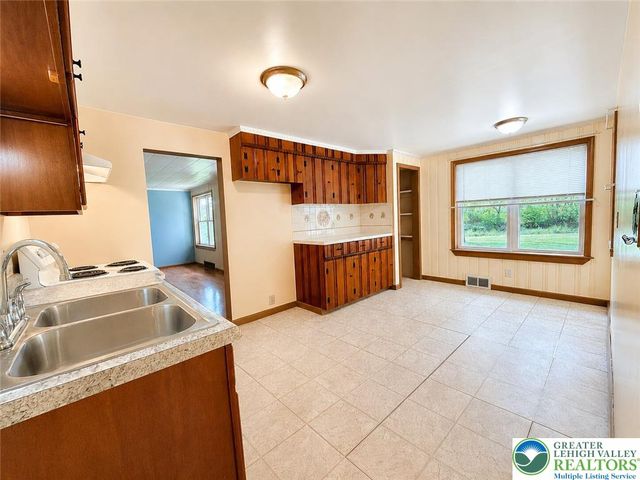 4995 Mountain Road, Slatington Boro, PA 18080