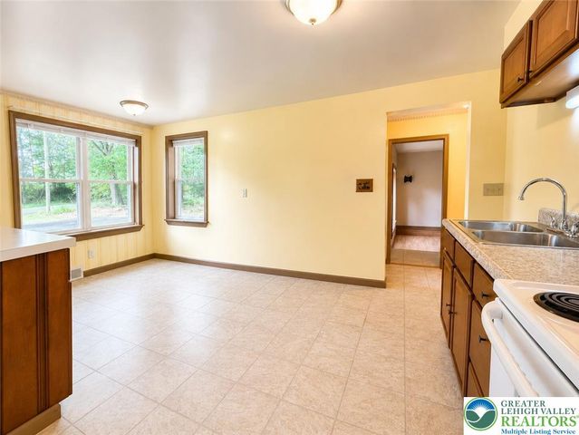 4995 Mountain Road, Slatington Boro, PA 18080