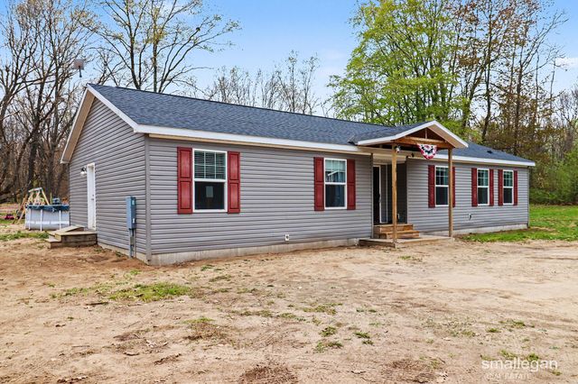 21176 3 Mile Road, Morley, MI 49336