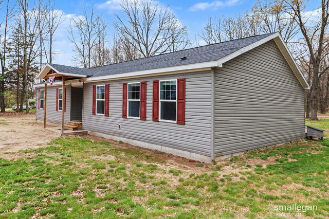 21176 3 Mile Road, Morley, MI 49336
