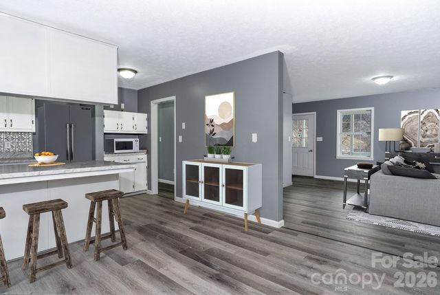 7215 Hwy 421 Highway N, Vilas, NC 28692