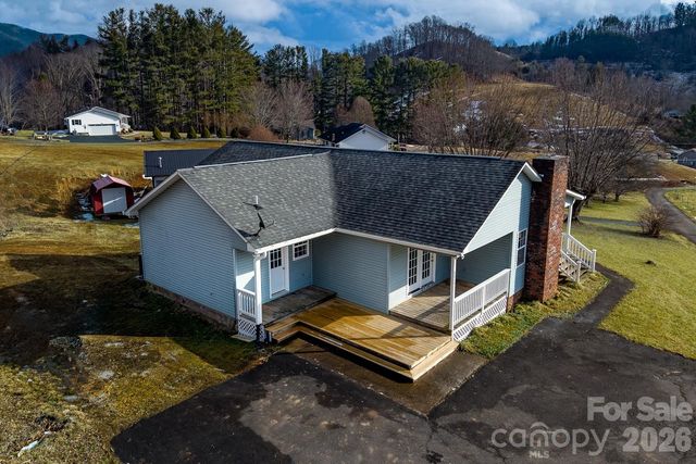 7215 Hwy 421 Highway N, Vilas, NC 28692