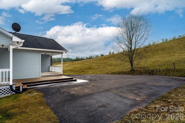 7215 Hwy 421 Highway N, Vilas, NC 28692