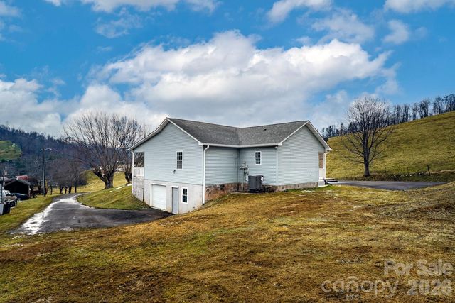 7215 Hwy 421 Highway N, Vilas, NC 28692