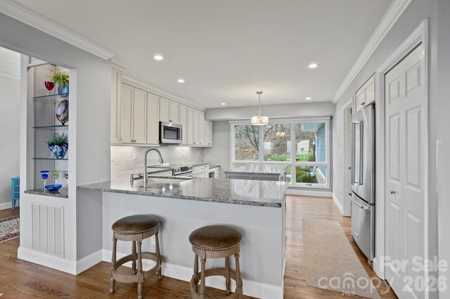 330 Dawnbrook Drive, Flat Rock, NC 28731