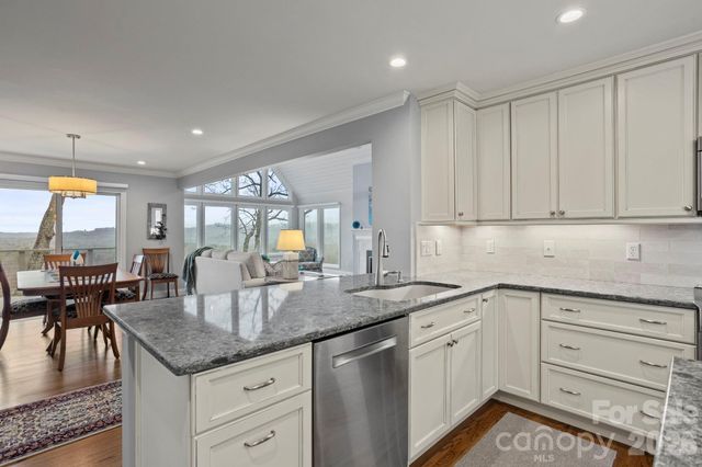 330 Dawnbrook Drive, Flat Rock, NC 28731