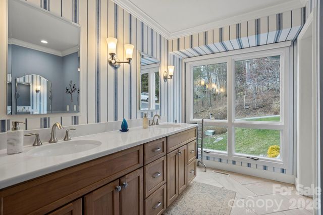 330 Dawnbrook Drive, Flat Rock, NC 28731