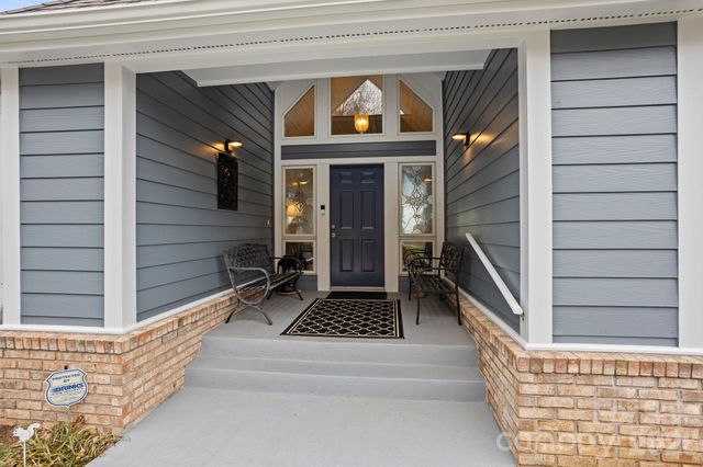 330 Dawnbrook Drive, Flat Rock, NC 28731