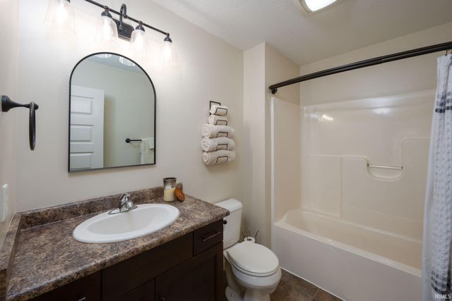 1207 Brenton Pass, Fort Wayne, IN 46818