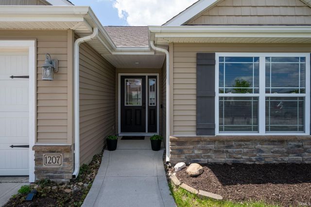 1207 Brenton Pass, Fort Wayne, IN 46818
