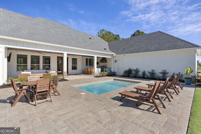 145 Lone Pine Court, Waverly, GA 31565