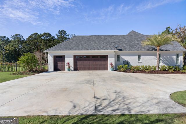 145 Lone Pine Court, Waverly, GA 31565