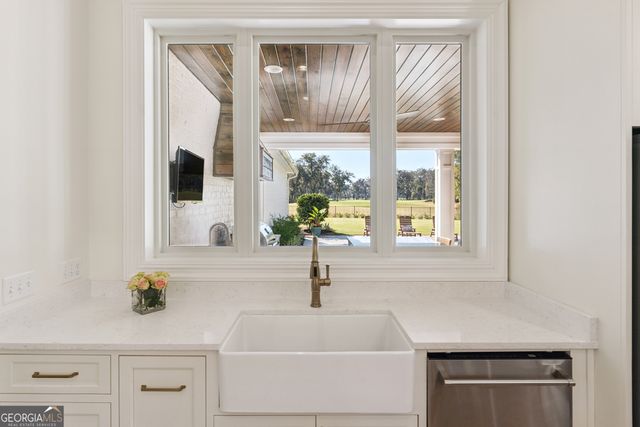 145 Lone Pine Court, Waverly, GA 31565