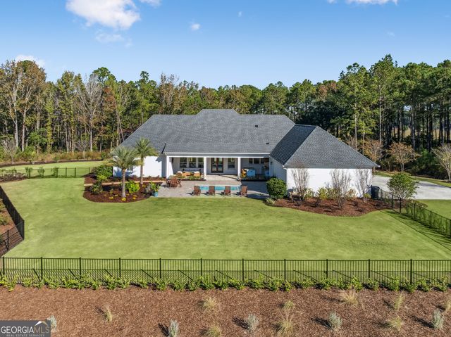 145 Lone Pine Court, Waverly, GA 31565