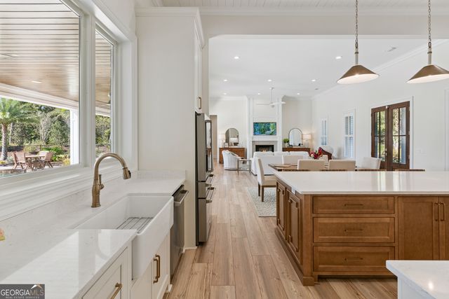 145 Lone Pine Court, Waverly, GA 31565