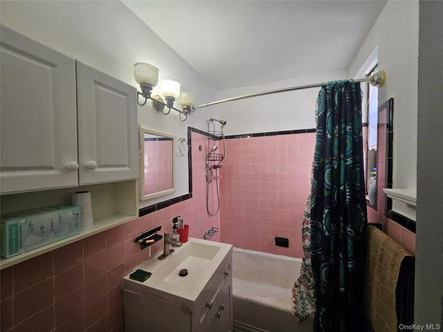 113-15 34 5C, Corona, NY 11368