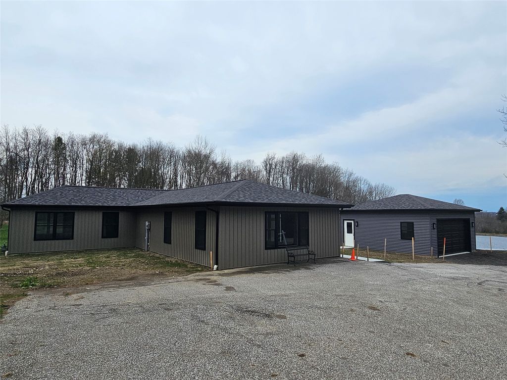 4401 OLD STATE Road, Mckean, PA 16426