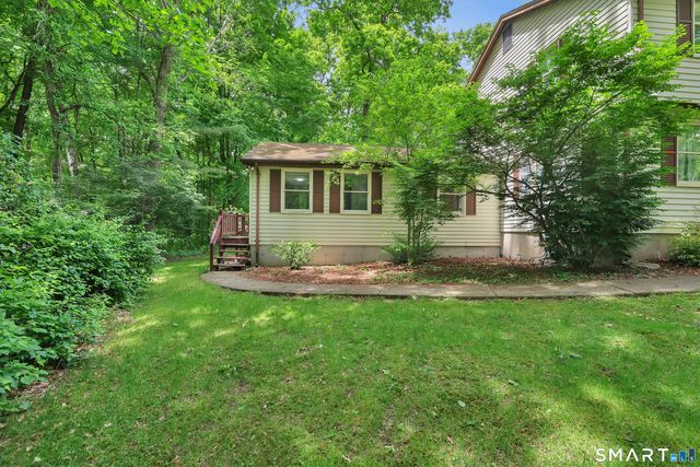 16 Shanda Lane, Tolland, CT 06084