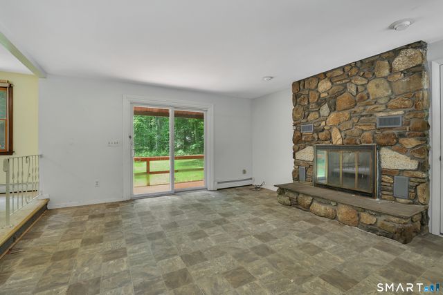 16 Shanda Lane, Tolland, CT 06084