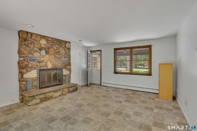 16 Shanda Lane, Tolland, CT 06084