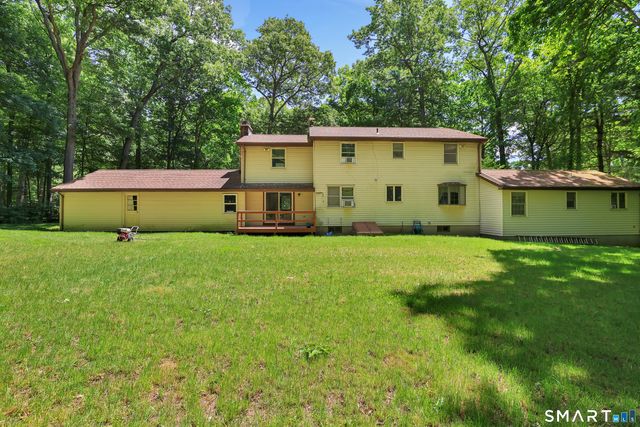 16 Shanda Lane, Tolland, CT 06084