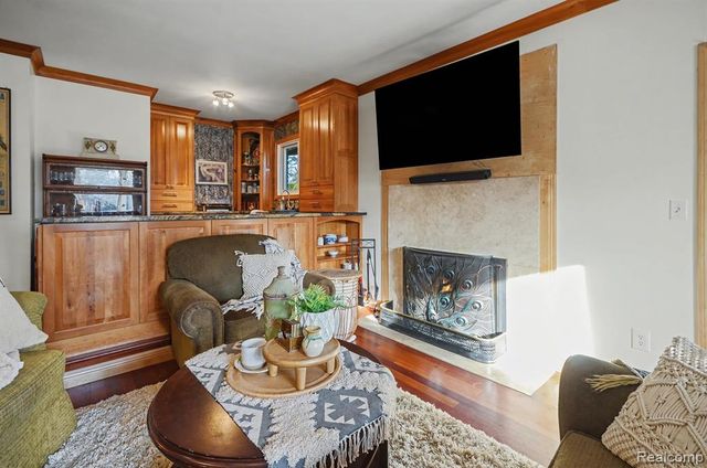 6622 Houghten Drive, Troy, MI 48098