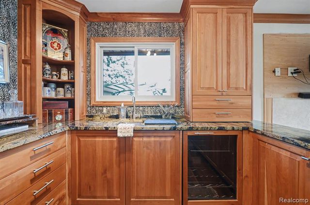 6622 Houghten Drive, Troy, MI 48098