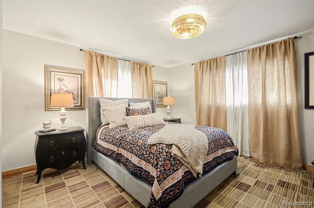 6622 Houghten Drive, Troy, MI 48098