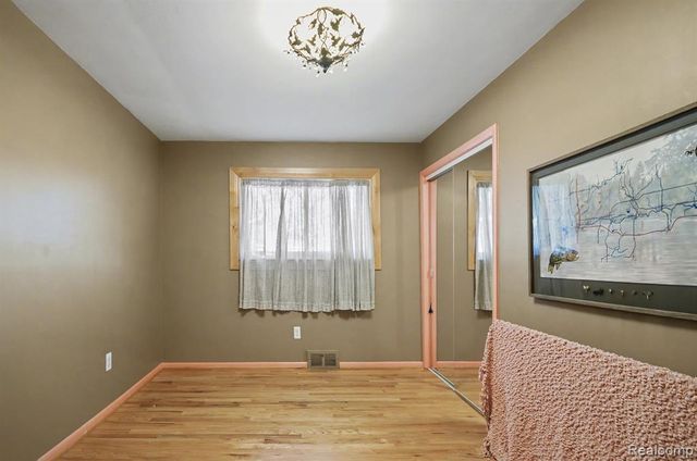 6622 Houghten Drive, Troy, MI 48098