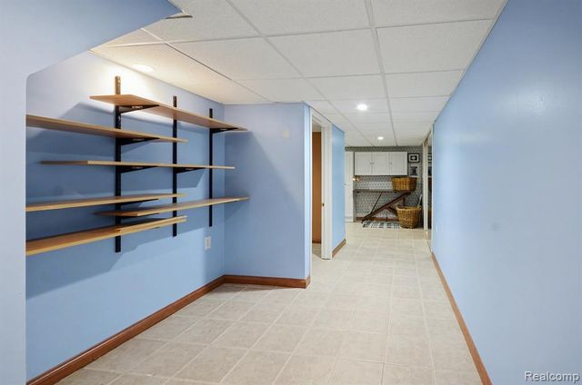 6622 Houghten Drive, Troy, MI 48098