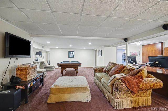 6622 Houghten Drive, Troy, MI 48098