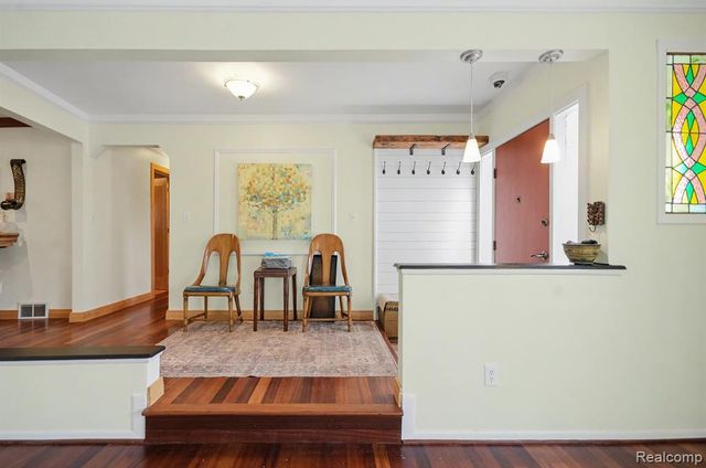 6622 Houghten Drive, Troy, MI 48098