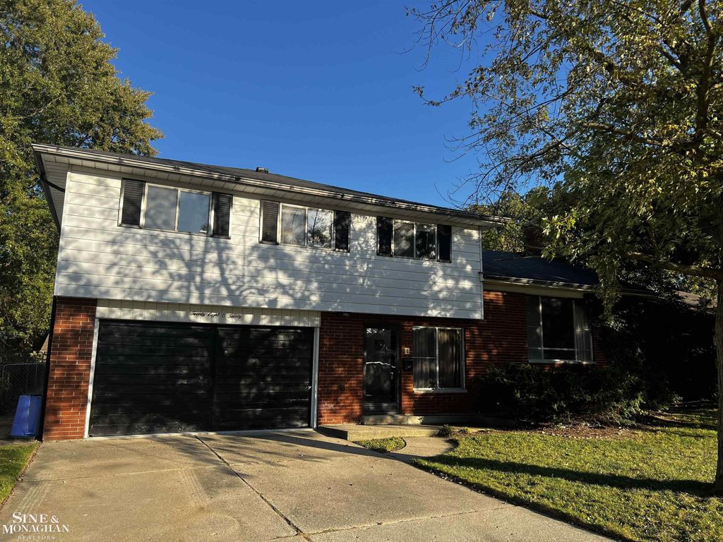 28020 Elba Street, St Clair Shores, MI 48081