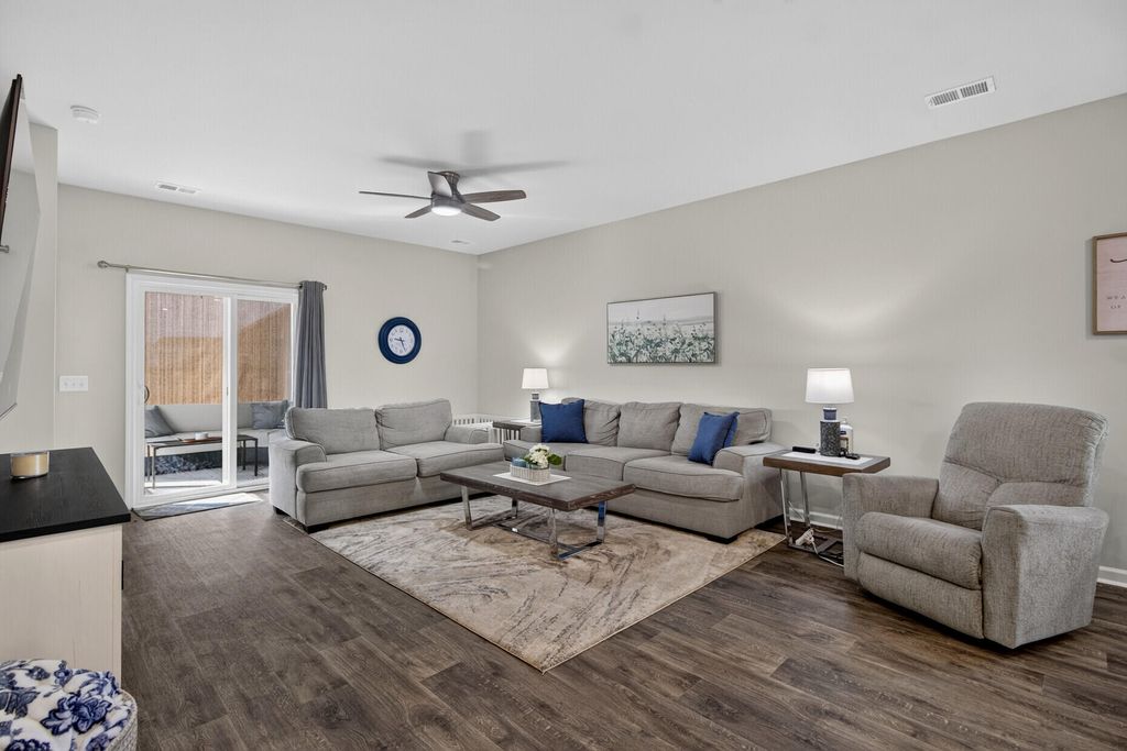Image 13 of property listing at 501 Frutchey Court, Summerville, SC 29486