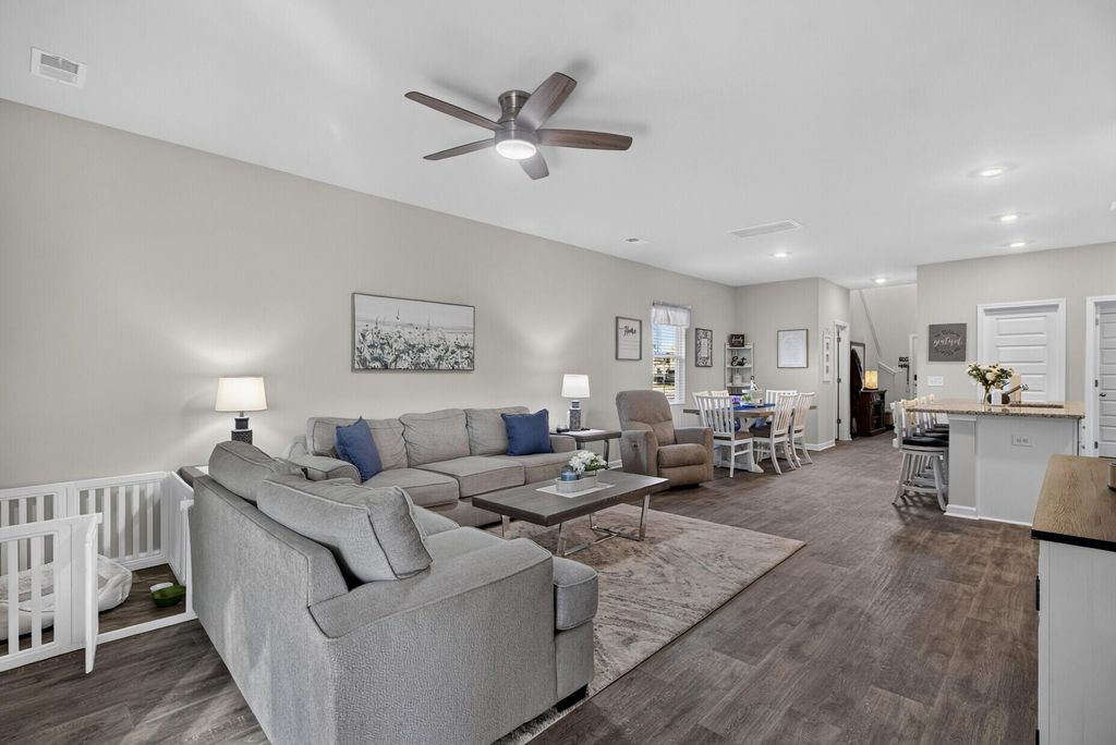Image 14 of property listing at 501 Frutchey Court, Summerville, SC 29486