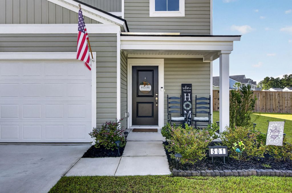 Image 3 of property listing at 501 Frutchey Court, Summerville, SC 29486