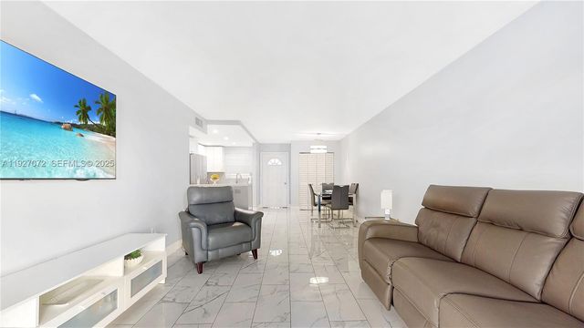 6195 W 18th Ave G101, Hialeah, FL 33012