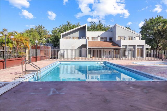 6195 W 18th Ave G101, Hialeah, FL 33012