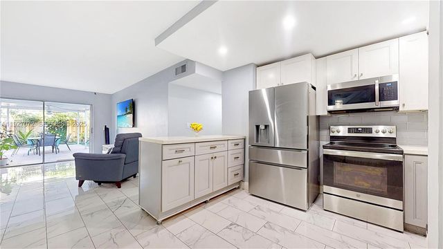 6195 W 18th Ave G101, Hialeah, FL 33012