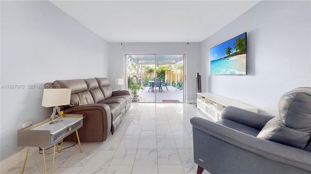 6195 W 18th Ave G101, Hialeah, FL 33012