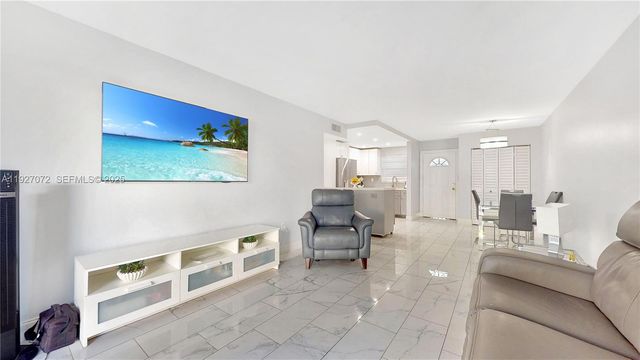 6195 W 18th Ave G101, Hialeah, FL 33012