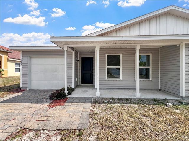 18321 Gibraltar LN, Lehigh Acres, FL 33936