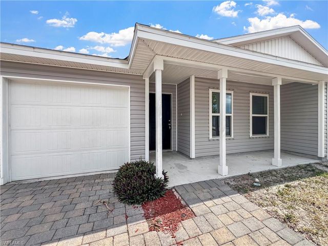 18321 Gibraltar LN, Lehigh Acres, FL 33936