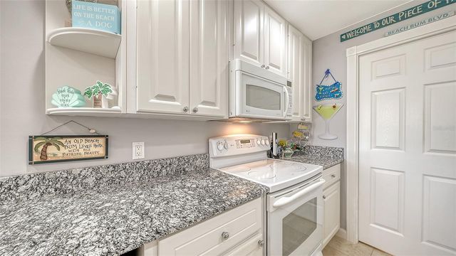 1625 BURGOS DRIVE 1625, Sarasota, FL 34238