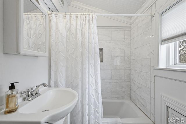 19 Ponca Trail, Kirkwood, MO 63122