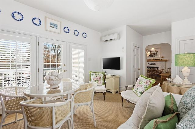 19 Ponca Trail, Kirkwood, MO 63122